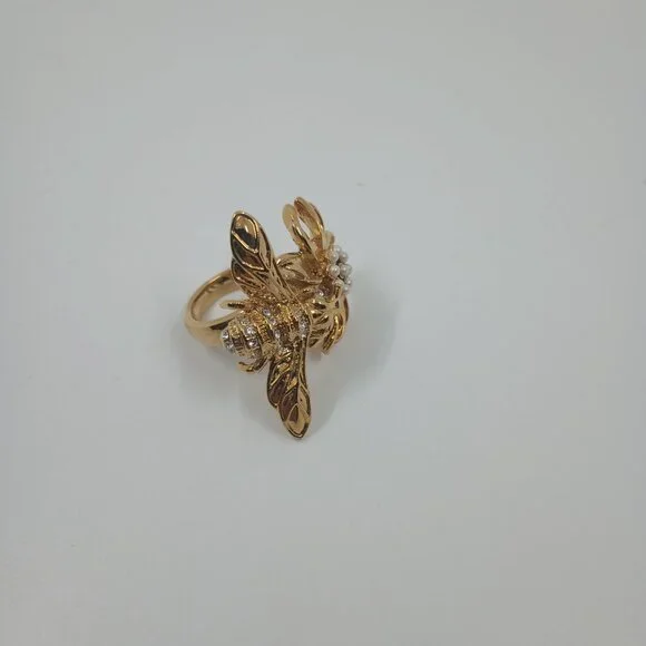 Monet Gold Tone Flower Bee Ring, Sz 8. - Picture 3 of 3